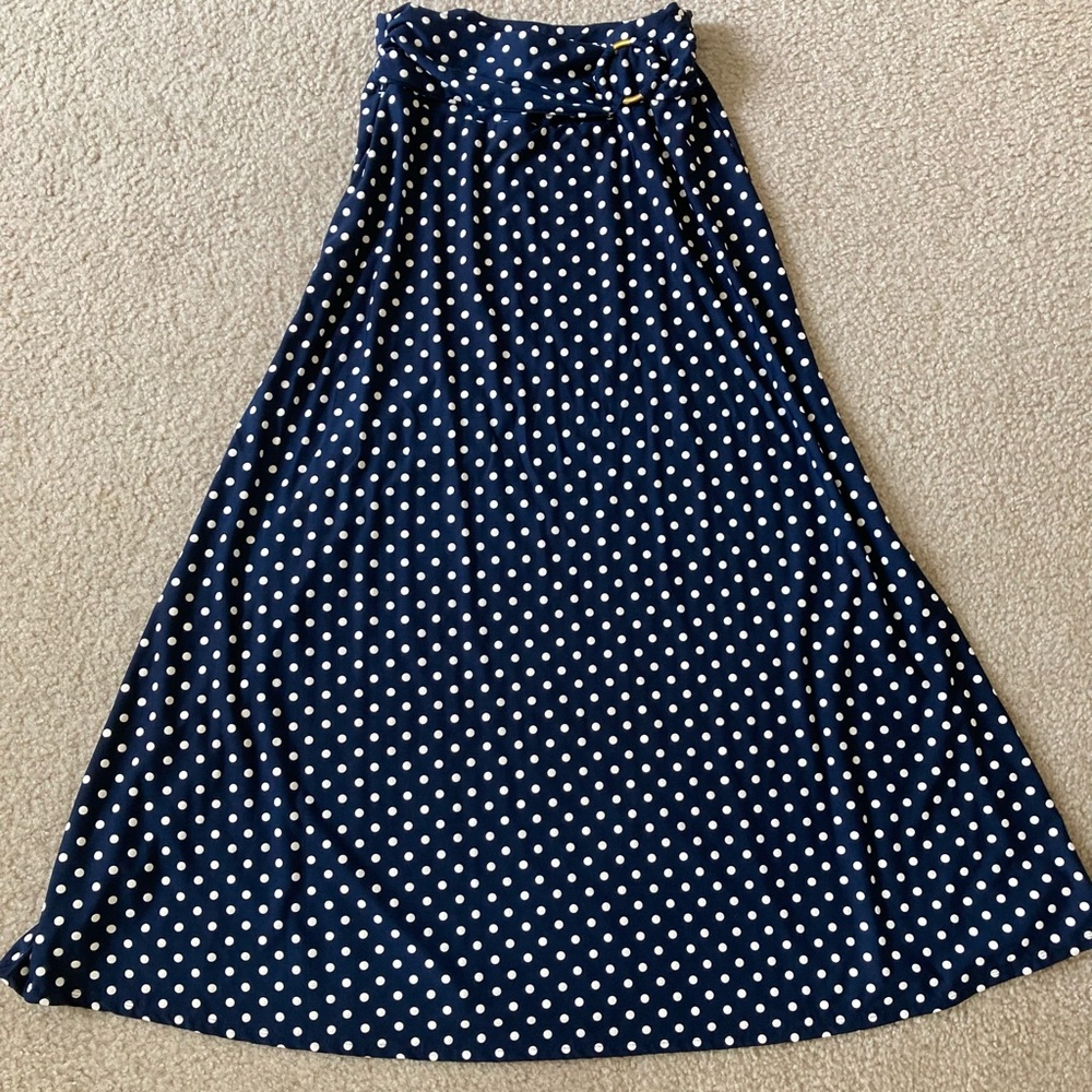 So cute navy blue and white polka dot women’s skirt; excellent condition